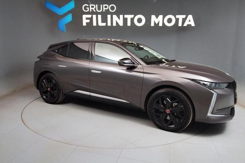 Cinzento Usado 2022 DS Automobiles DS4 Performance Sedan | € 30.490 (Preço justo) - Imagem 1/1