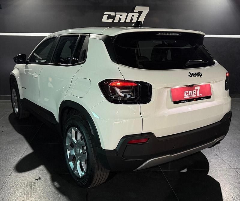 Usado Jeep Avenger Summit 101 HP (74 kW) 2024 Branco SUV