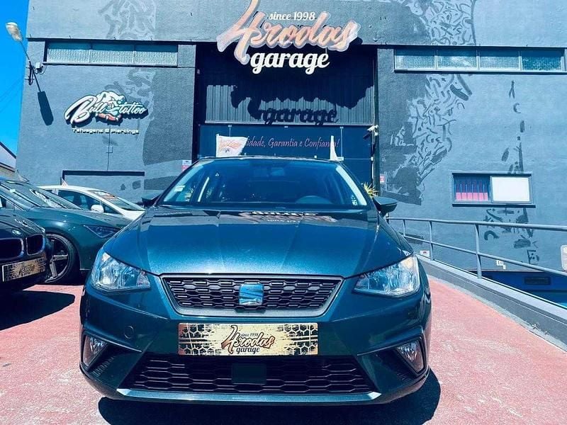 Cinzento Usado 2020 Seat Ibiza Reference Citadino | € 12.900 (Preço justo) - Imagem 1/4
