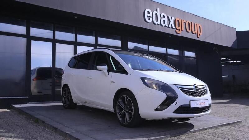 Branco Usado 2012 Opel Zafira Monovolume | € 5.490 - Imagem 1/4
