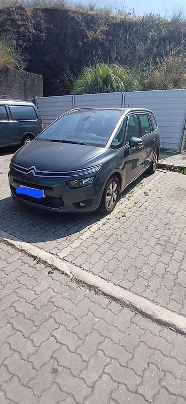 Cinzento Usado 2015 Citroën C4 Picasso Monovolume | € 7.500 (Preço justo) - Imagem 1/4