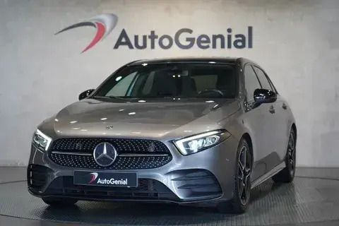Cinza Usado 2019 Mercedes A180 AMG line | € 27.990 (Preço elevado) - Imagem 1/4