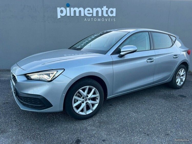Cinza Usado 2022 Seat Leon Style Sedan | € 20.850 (Preço justo) - Imagem 1/1