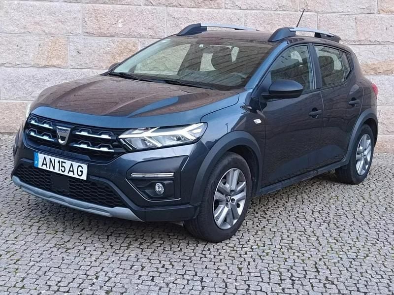 Cinza escuro Usado 2021 Dacia Sandero Essentiel Citadino | € 13.990 (Bom preço) - Imagem 1/4