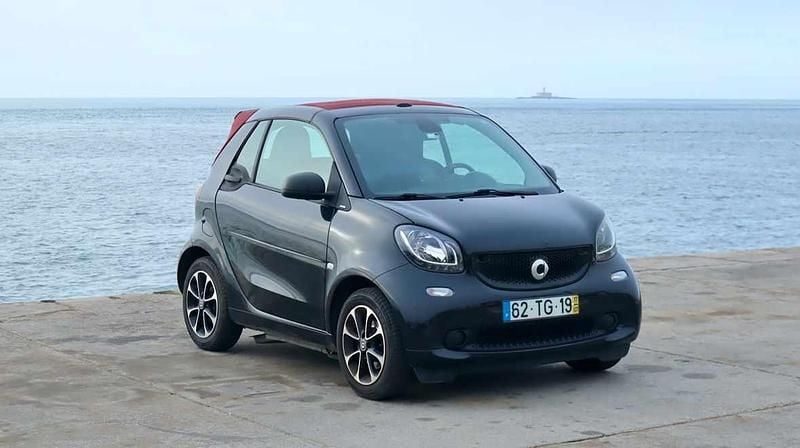 Preto Usado 2017 Smart ForTwo Coupé Coupé | € 10.900 (Caro) - Imagem 1/4