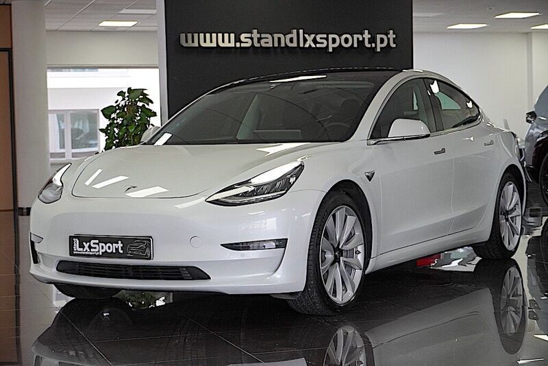 Branco Usado 2019 Tesla Model 3 Long Range Sedan | € 29.990 (Preço justo) - Imagem 1/4