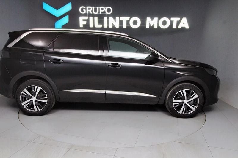 Usado Peugeot 5008 Allure 130 HP (95 kW) 2024 Preto Monovolume
