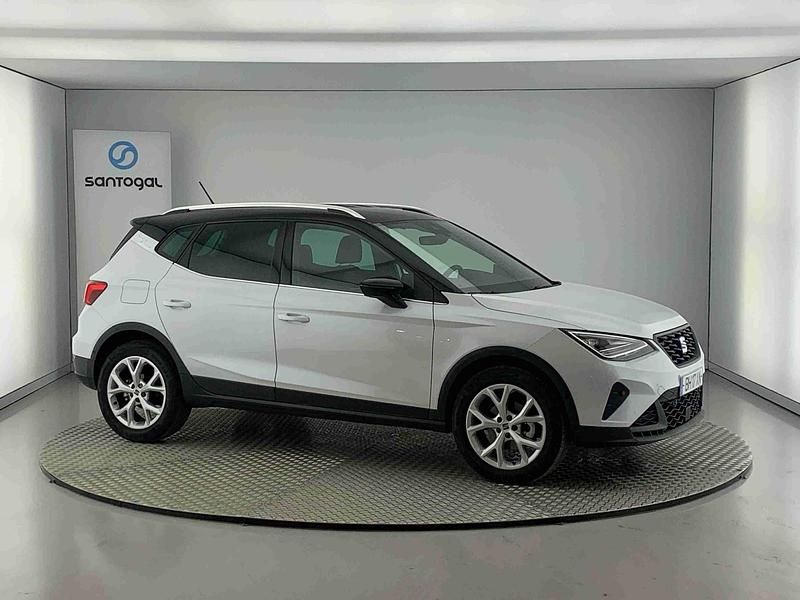 Branco Usado 2024 Seat Arona FR SUV | € 20.200 (Preço justo) - Imagem 1/4