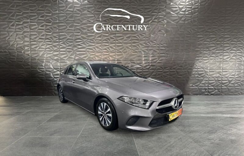 Cinza Usado 2020 Mercedes A180 Style Sedan | € 27.500 (Preço elevado) - Imagem 1/4