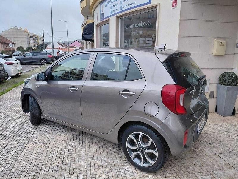 Usado Kia Picanto 67 HP (49 kW) 2020 Cinzento Citadino