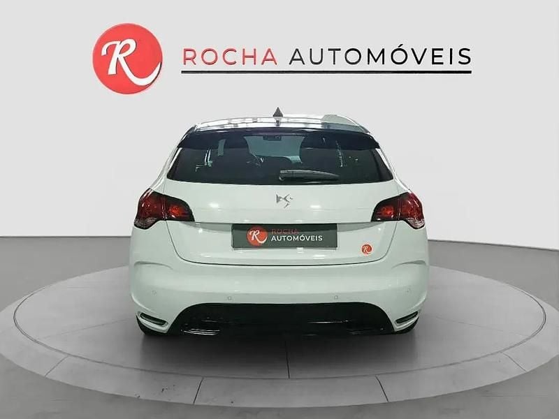 Usado Citroën DS4 Chic 92 HP (67 kW) 2011 Branco Citadino