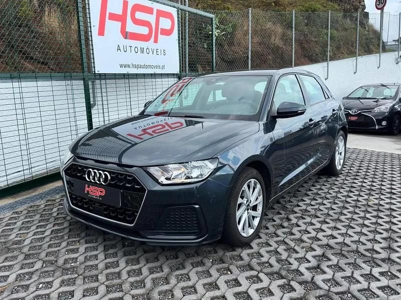 Cinzento Usado 2022 Audi A1 Sportback Advanced Citadino | € 18.990 (Preço justo) - Imagem 1/4