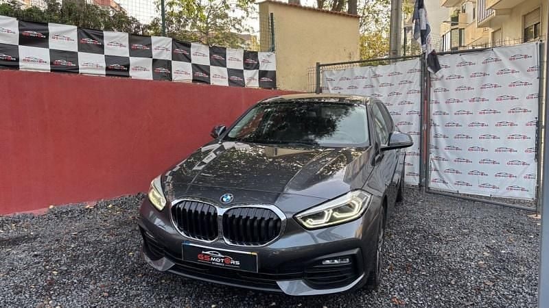 Cinza Usado 2019 BMW 118 Citadino | € 18.900 (Preço justo) - Imagem 1/4