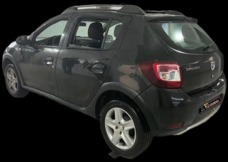 Usado Dacia Sandero 73 HP (53 kW) 2015 Preto