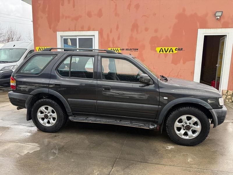 Usado Opel Frontera 115 HP (84 kW) 2000 Preto SUV