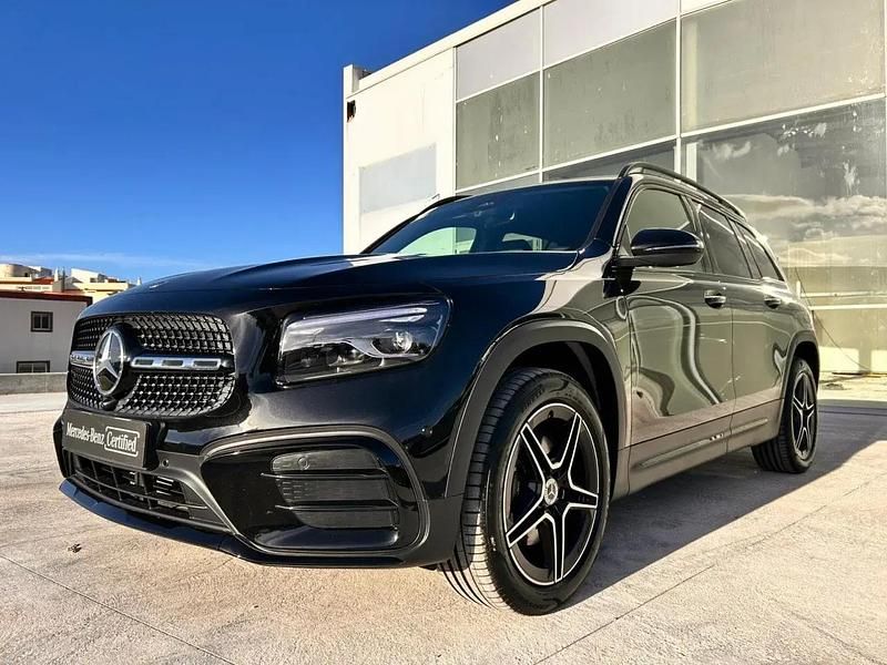 Preto cosmos Novo 2025 Mercedes GLB200 Premium SUV | € 63.900 - Imagem 1/4
