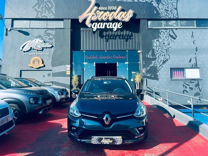 Cinza Usado 2019 Renault Clio GrandTour LIMITED Carrinha | € 12.900 (Preço justo) - Imagem 1/4