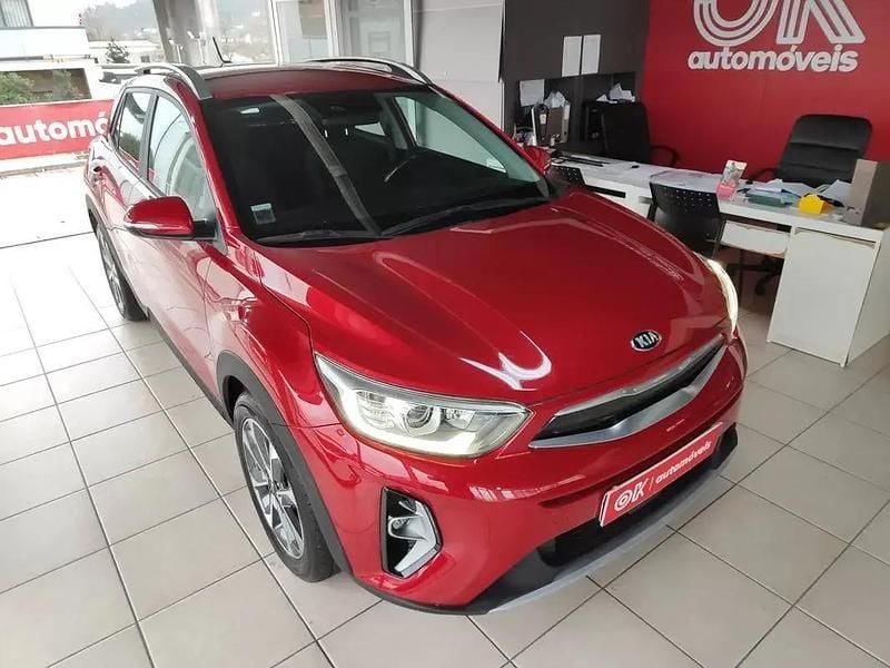 Usado Kia Stonic EX 100 HP (73 kW) 2021 Vermelho SUV