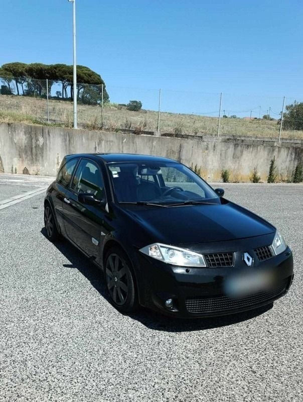 Preto Usado 2004 Renault Mégane Coupé R.S. Coupé | € 15.500 - Imagem 1/4