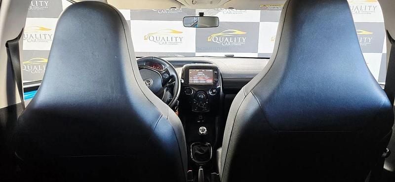 Usado Toyota Aygo X-cite 69 HP (50 kW) 2016 Azul Citadino