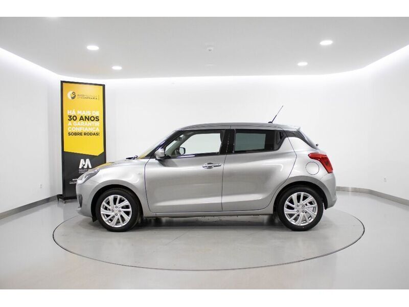 Usado Suzuki Swift 83 HP (61 kW) 2024 Cinza Citadino