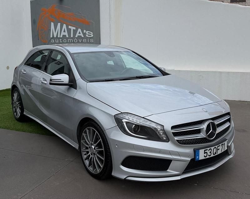 Cinza Usado 2015 Mercedes A180 AMG line | € 17.499 (Preço justo) - Imagem 1/1