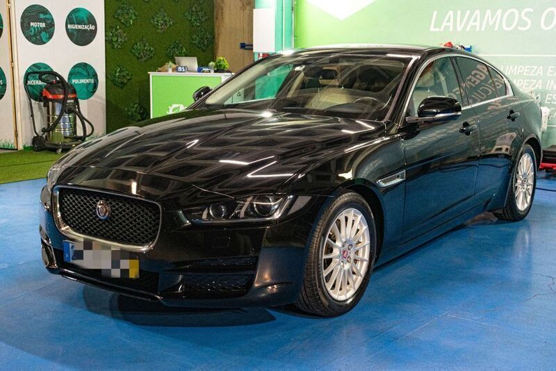 Usado 2017 Jaguar XE Sedan | € 17.900 (Preço justo) - Imagem 1/4