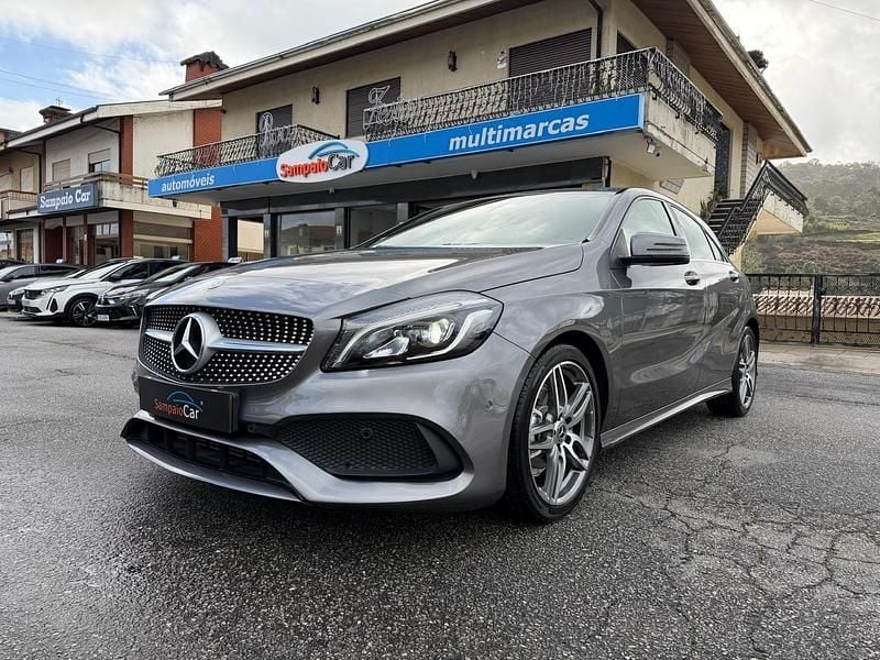 Cinza Usado 2017 Mercedes A180 AMG line | € 18.990 (Preço justo) - Imagem 1/4