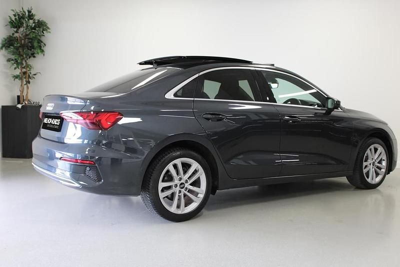 Usado Audi A3 e-tron 116 HP (85 kW) 2021 Cinzento Citadino