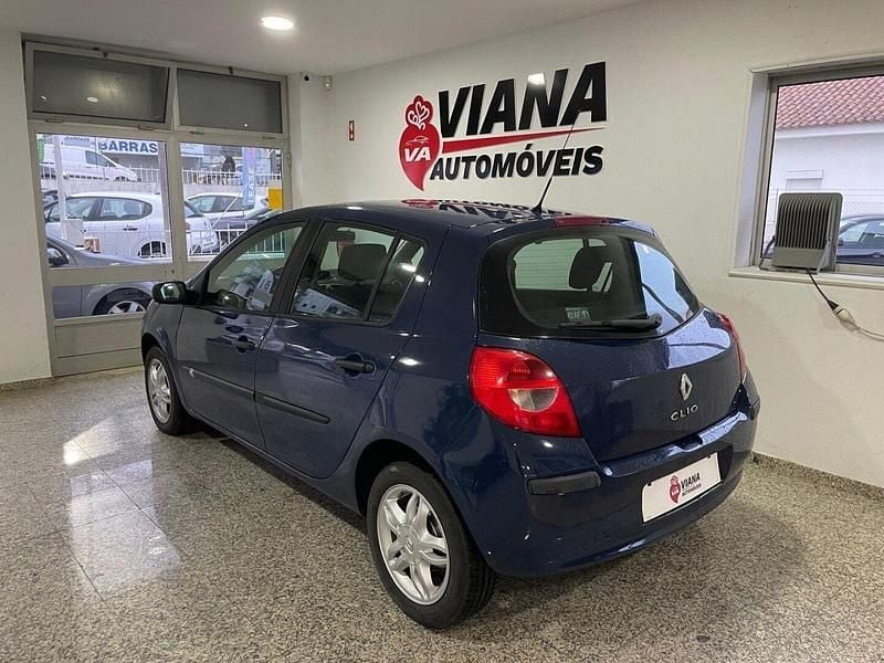 Usado Renault Clio II Dynamique 68 HP (50 kW) 2008 Azul Citadino