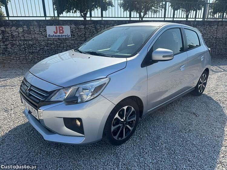 Cinza Usado 2020 Mitsubishi Space Star Intense | € 12.650 (Preço justo) - Imagem 1/1