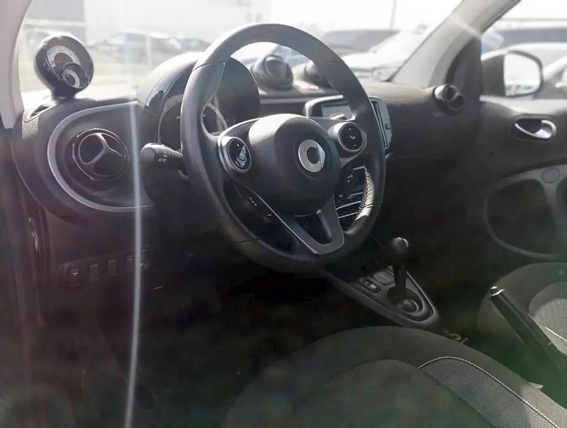 Usado Smart ForTwo Electric Drive 60 kW (82 HP) 2021 Preto Coupé