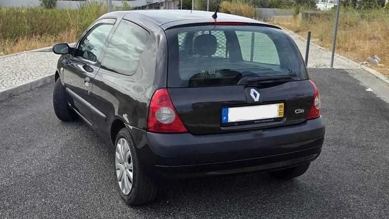 Usado Renault Clio II 82 HP (60 kW) 2005 Preto Citadino