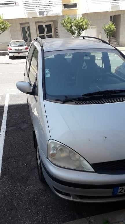 Cinzento Usado 2001 Ford Galaxy Monovolume | € 3.100 - Imagem 1/4