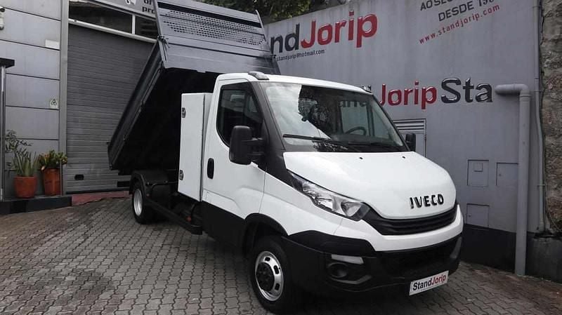 Branco Usado 2019 Iveco Daily | € 31.250 (Preço justo) - Imagem 1/4
