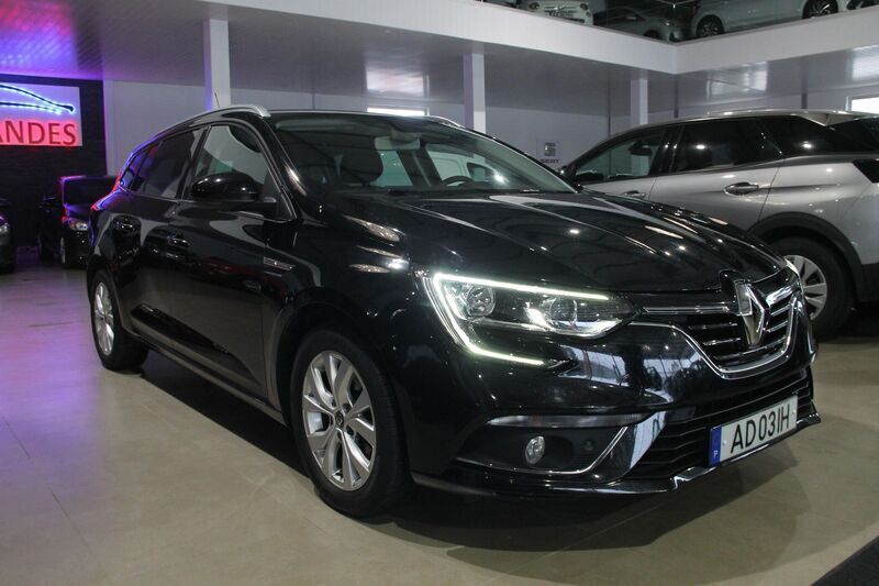 Usado Renault Mégane GrandTour Intens 110 HP (80 kW) 2020 Preto Carrinha