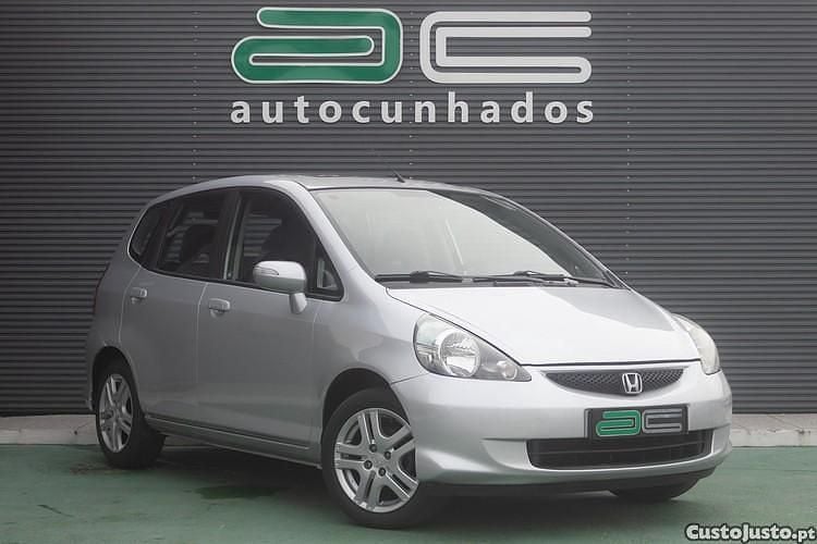 Cinza Usado 2005 Honda Jazz Citadino | € 3.500 (Bom preço) - Imagem 1/1