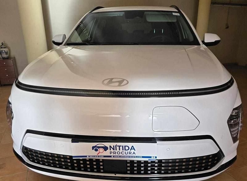 Branco Usado 2024 Hyundai Kauai SUV | € 32.500 - Imagem 1/4