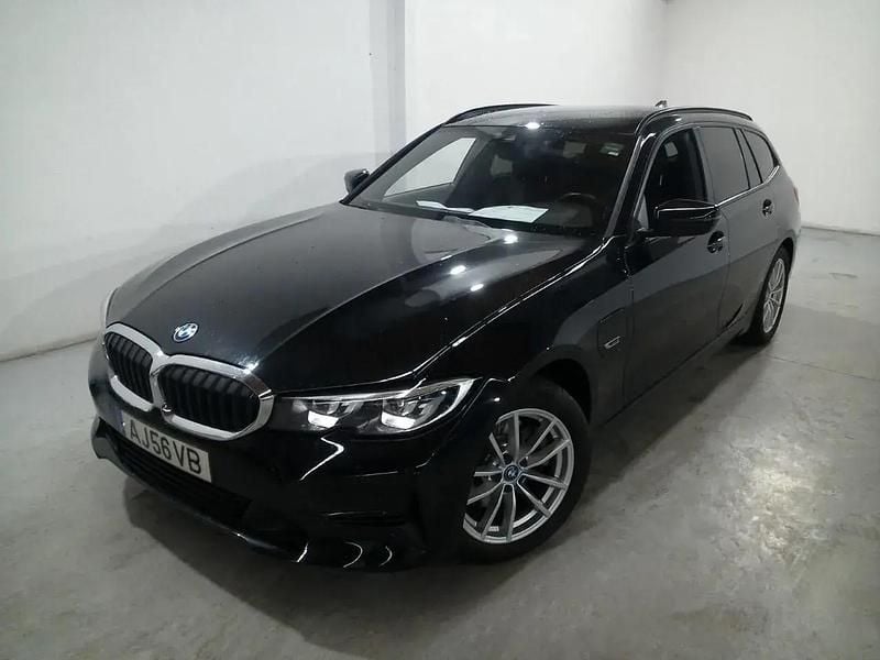 Preto Usado 2021 BMW 320e Carrinha | € 24.990 (Bom preço) - Imagem 1/4
