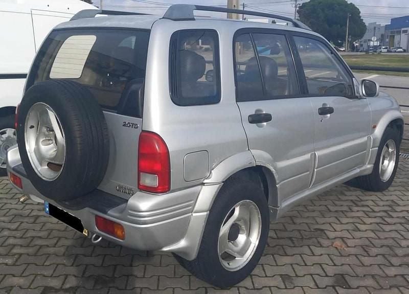 Usado Suzuki Grand Vitara 87 HP (63 kW) 2000 Cinzento