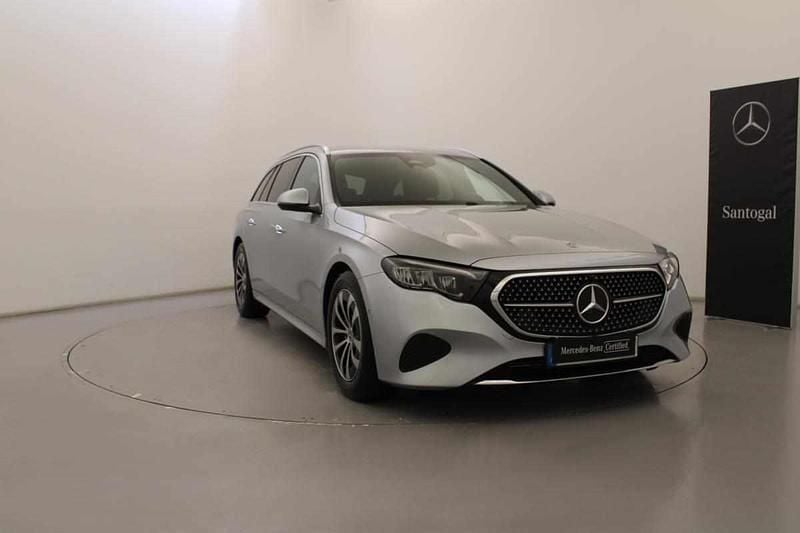 Cinzento Usado 2024 Mercedes E220 | € 53.990 (Preço justo) - Imagem 1/4