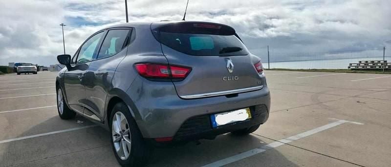 Usado Renault Clio IV 90 HP (66 kW) 2016 Cinzento Citadino