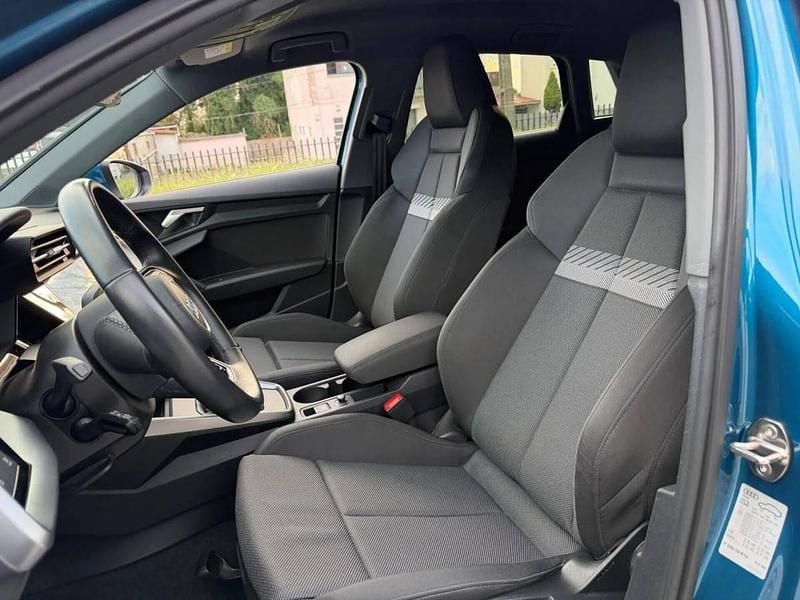 Usado Audi A3 110 HP (80 kW) 2023 Azul Sedan