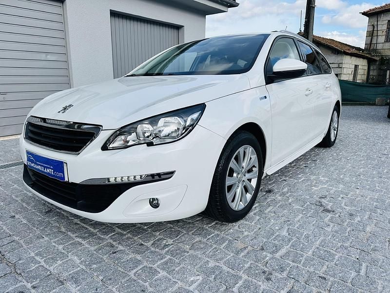 Branco Usado 2016 Peugeot 308 Style Carrinha | € 9.950 (Preço justo) - Imagem 1/4