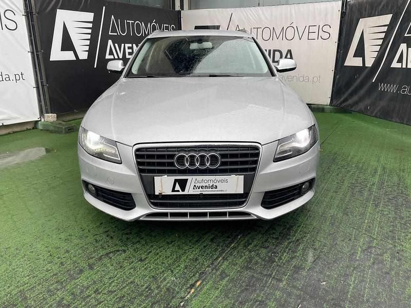 Usado Audi A4 136 HP (100 kW) 2011 Cinzento Carrinha