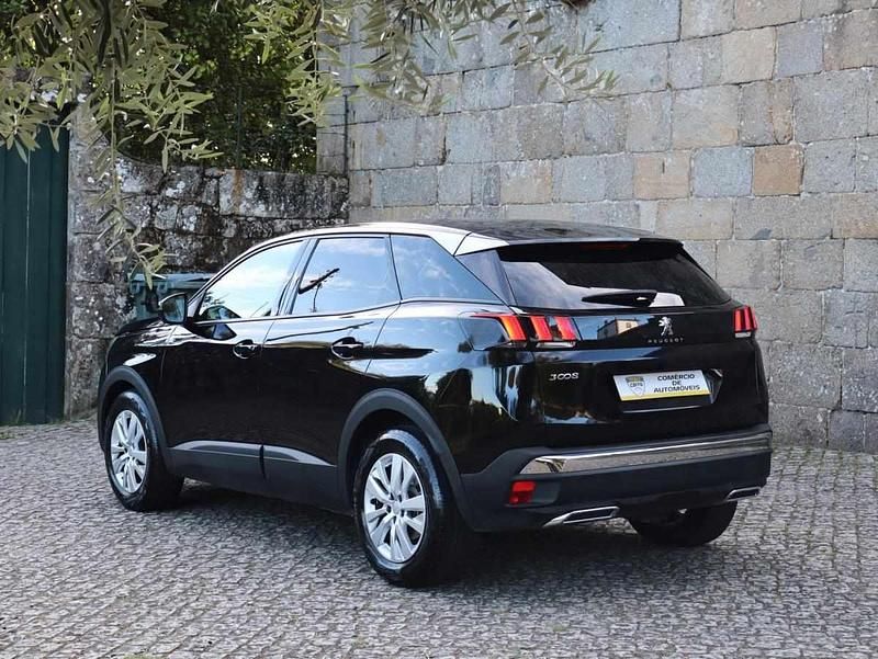 Usado Peugeot 3008 Allure 130 HP (95 kW) 2018 Preto Carrinha