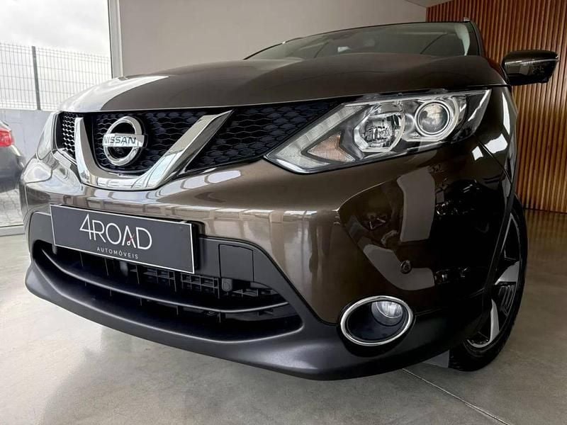 Usado Nissan Qashqai 360º 109 HP (80 kW) 2015 Castanho SUV