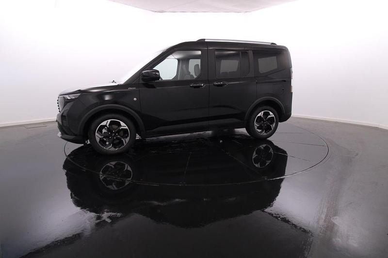 Usado Ford Tourneo 125 HP (91 kW) 2024 Preto