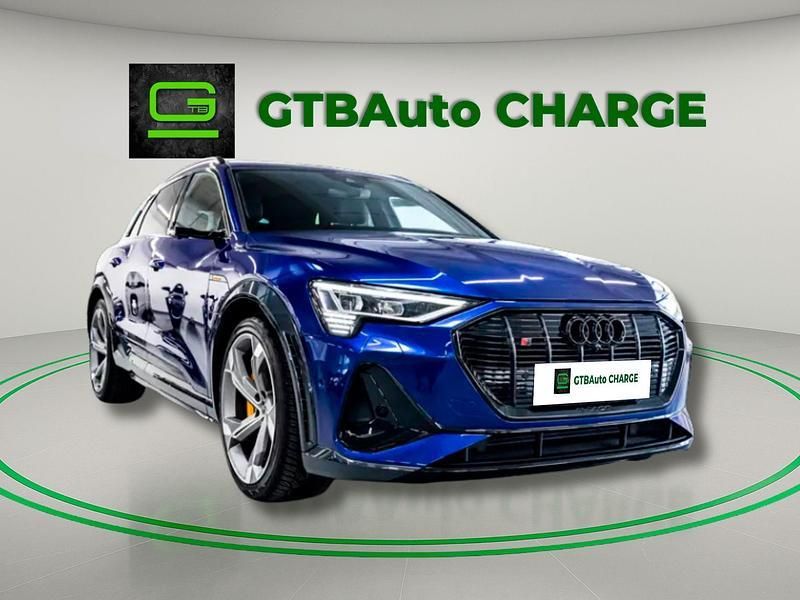 Azul Usado 2023 Audi e-tron GT quattro Ambiente Sedan | € 57.499 - Imagem 1/4