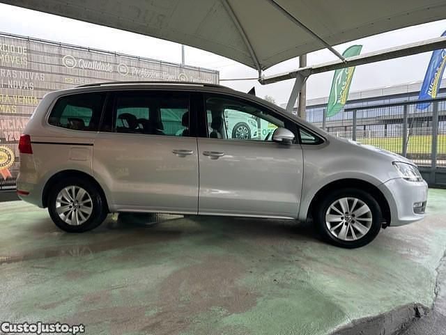 Usado VW Sharan 140 HP (102 kW) 2014 Cinza Monovolume